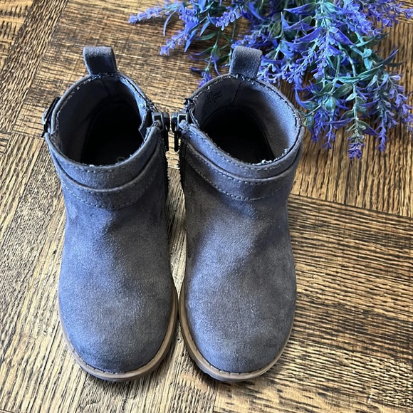 OLD NAVY Baby Boots - Picture 2 of 6